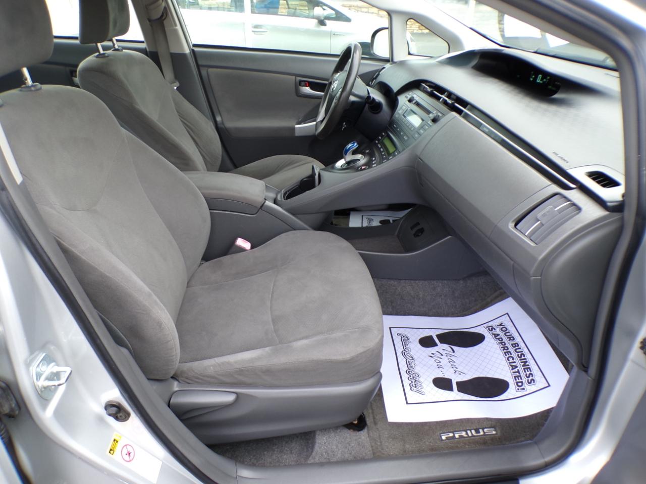 Toyota Prius 5dr HB I (Natl) 2011