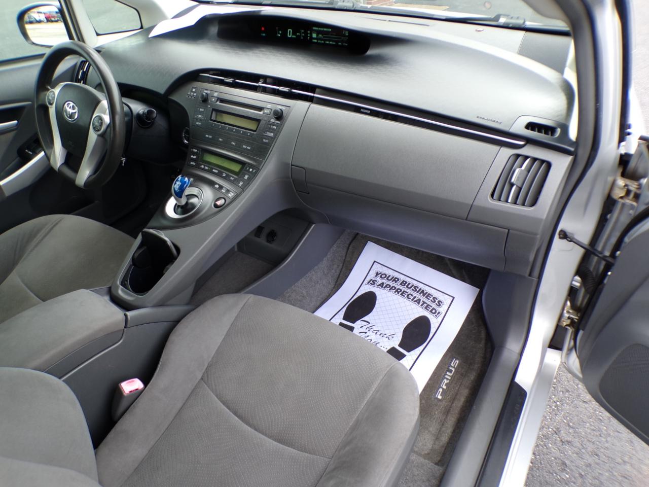 Toyota Prius 5dr HB I (Natl) 2011