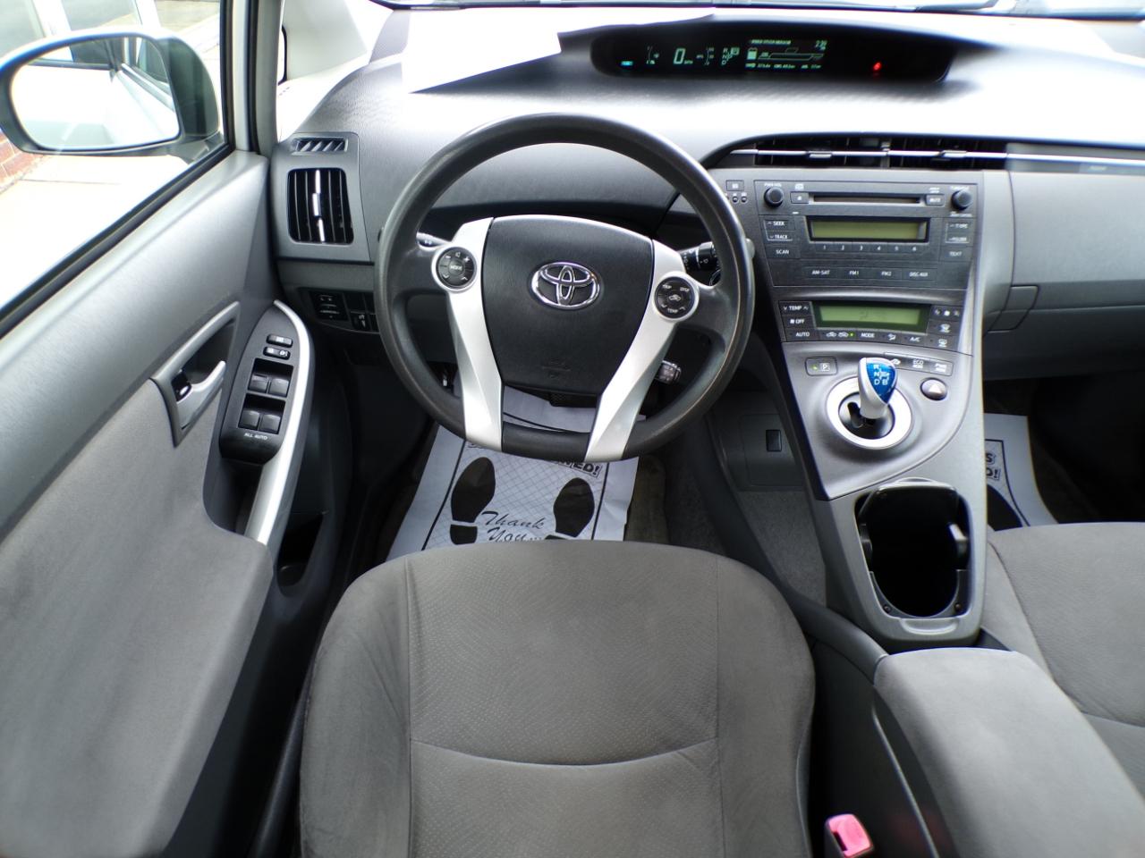 Toyota Prius 5dr HB I (Natl) 2011