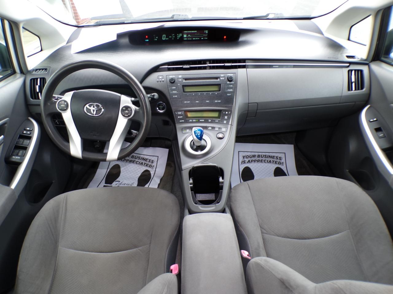 Toyota Prius 5dr HB I (Natl) 2011
