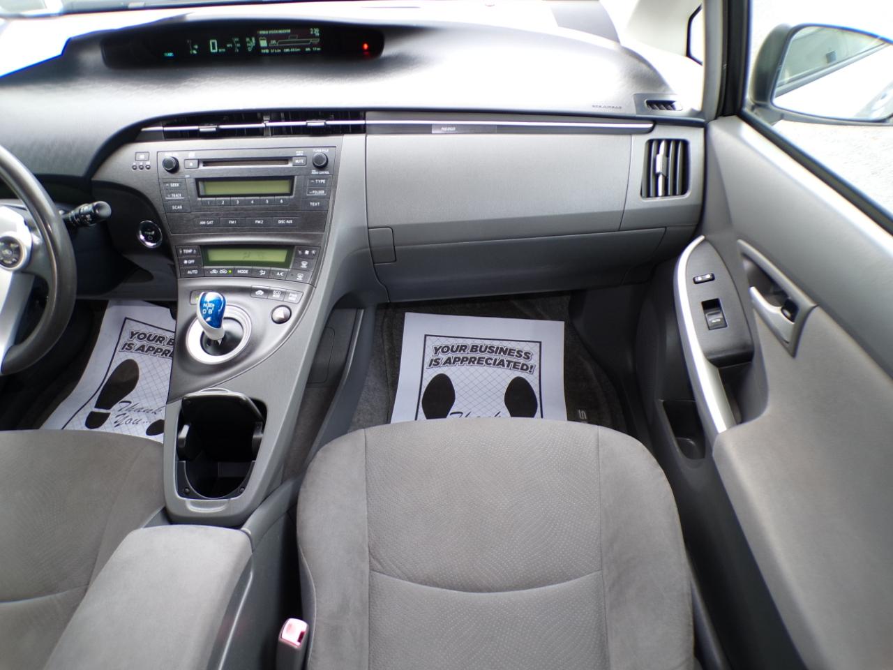Toyota Prius 5dr HB I (Natl) 2011