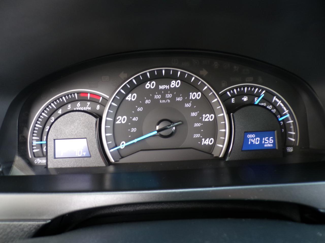 Toyota Camry 4dr Sdn I4 Auto LE (Natl) 2012
