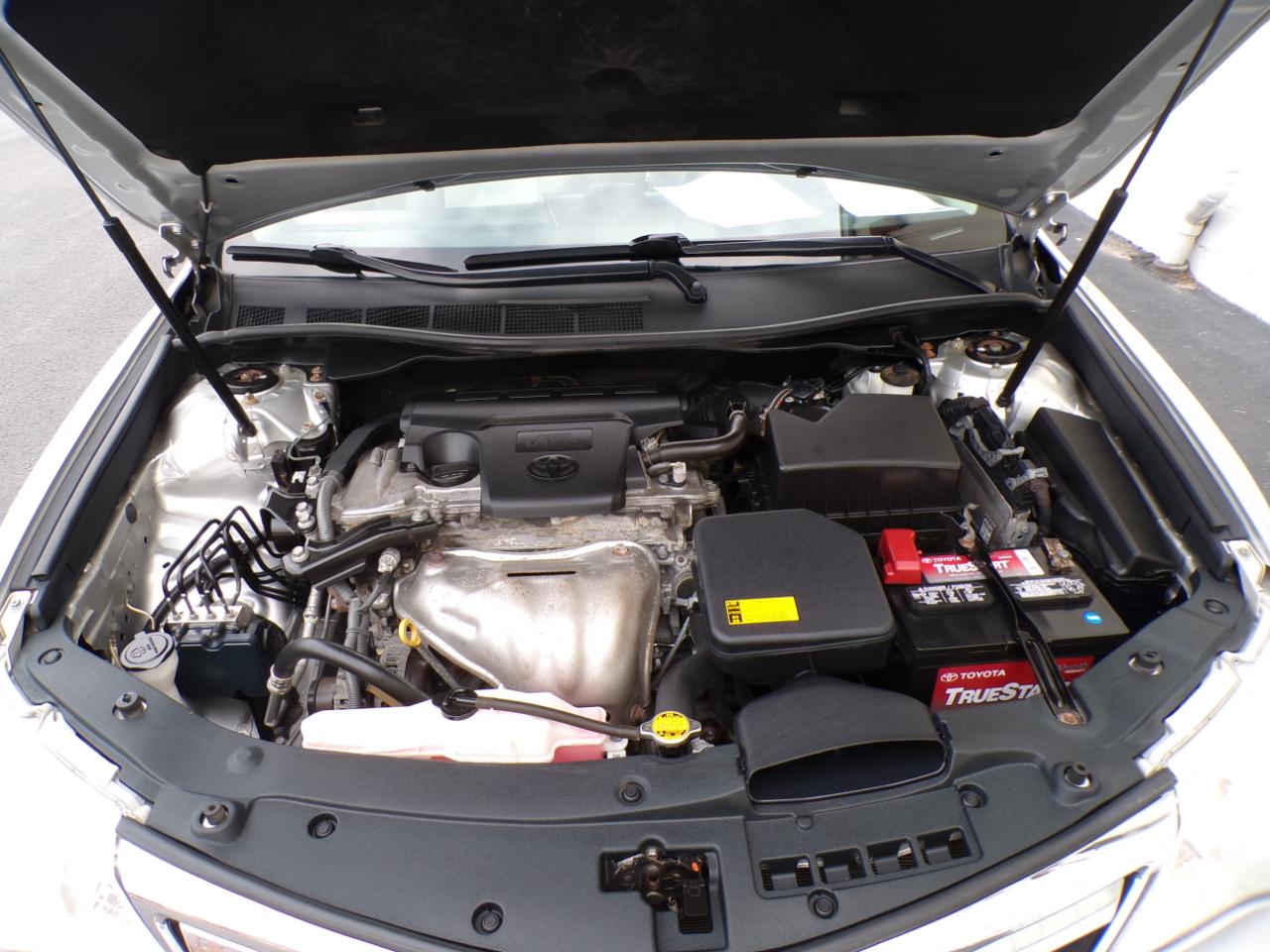 Toyota Camry 4dr Sdn I4 Auto LE (Natl) 2012