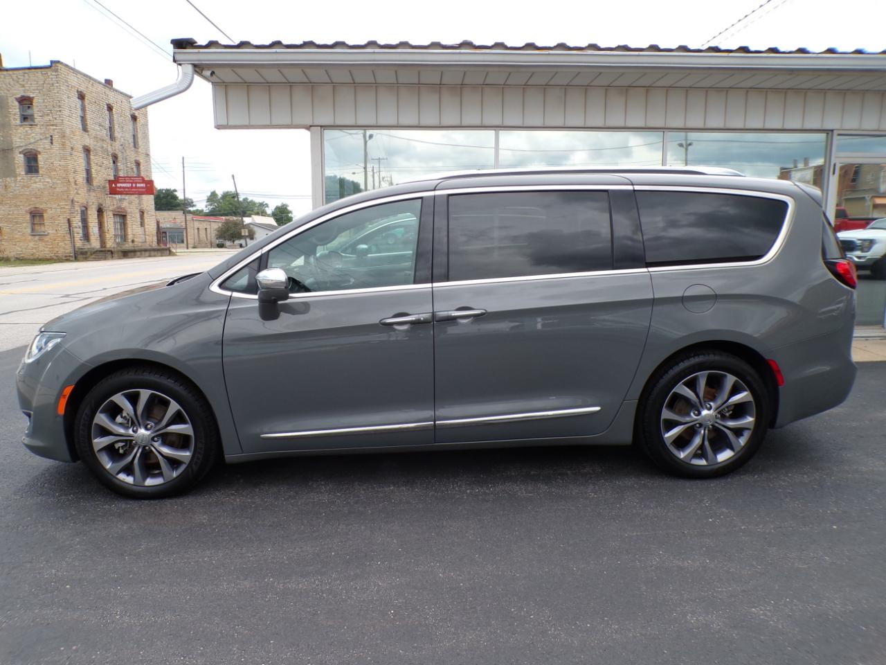 Chrysler Pacifica Limited 35th Anniversary FWD *Ltd Avail* 2020
