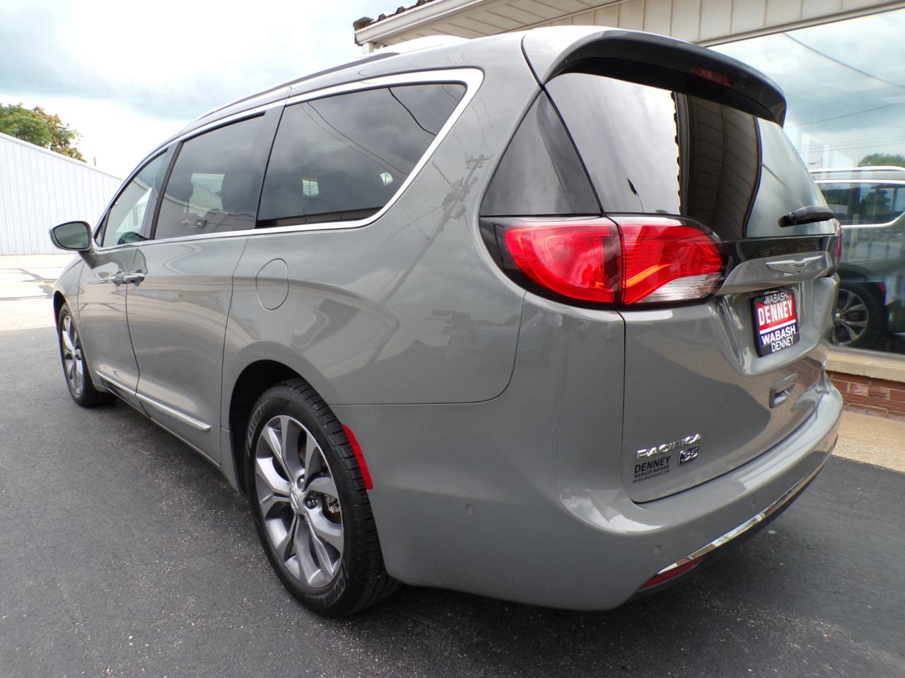 Chrysler Pacifica Limited 35th Anniversary FWD *Ltd Avail* 2020