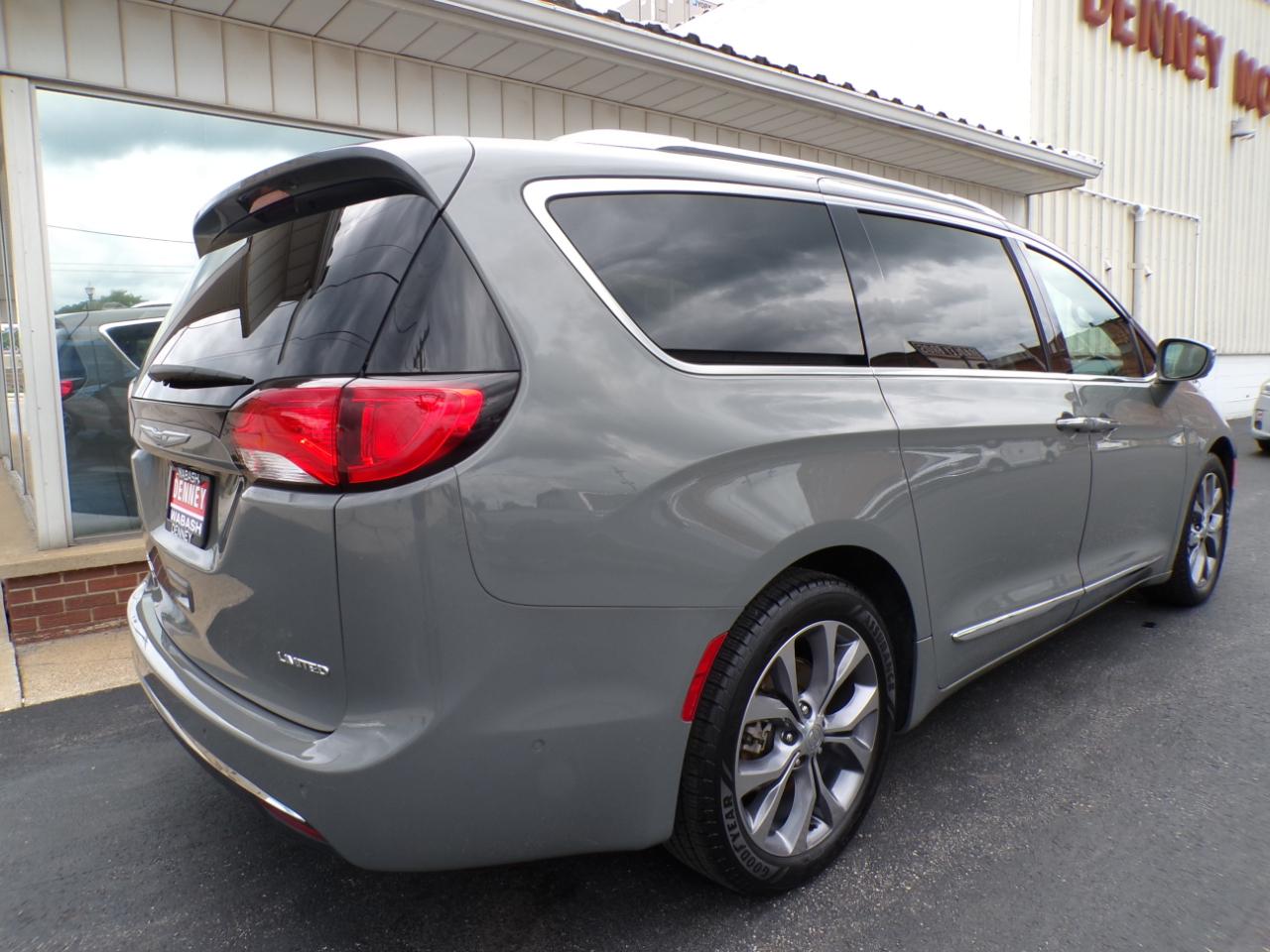 Chrysler Pacifica Limited 35th Anniversary FWD *Ltd Avail* 2020