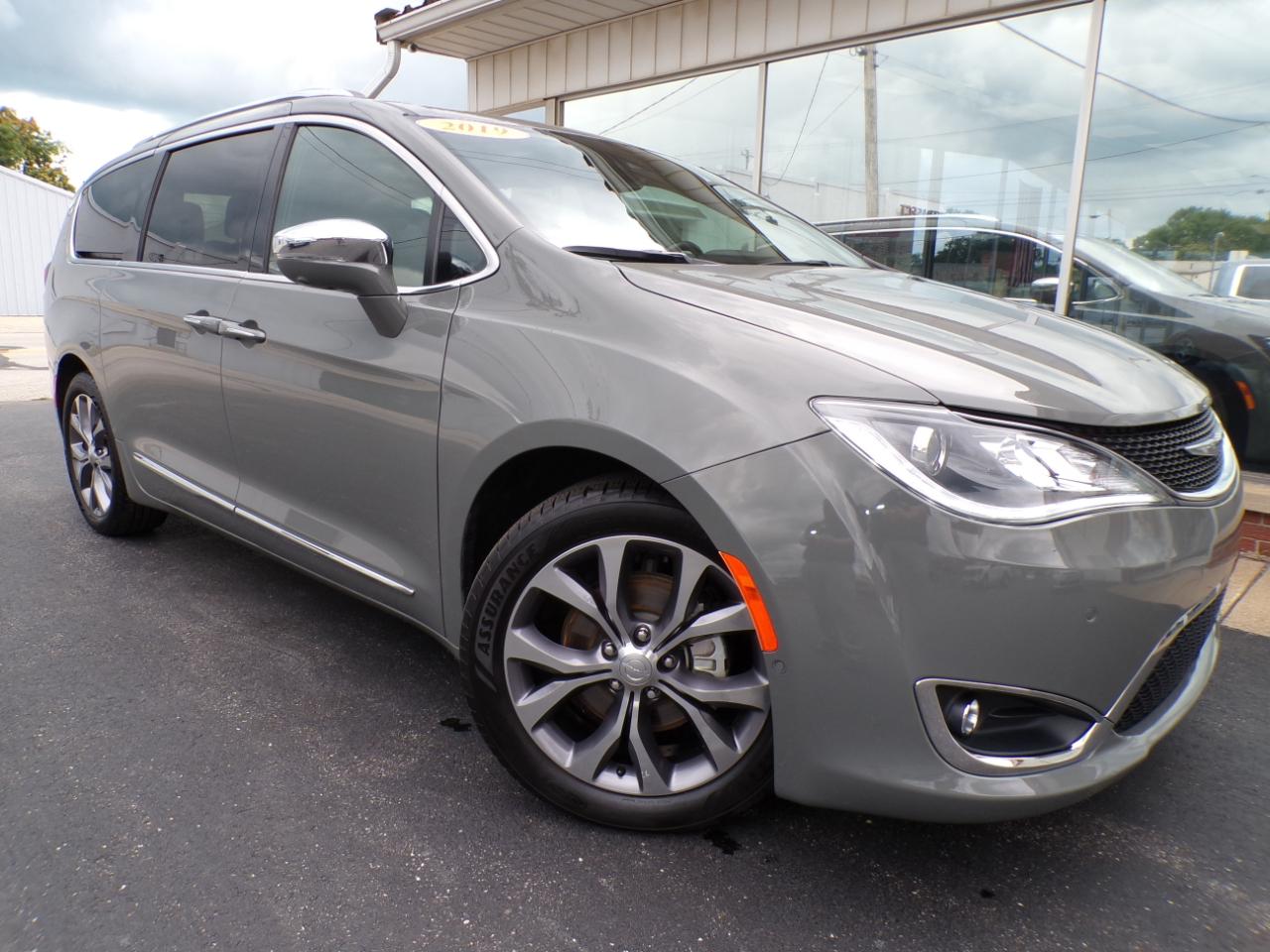 Chrysler Pacifica Limited 35th Anniversary FWD *Ltd Avail* 2020