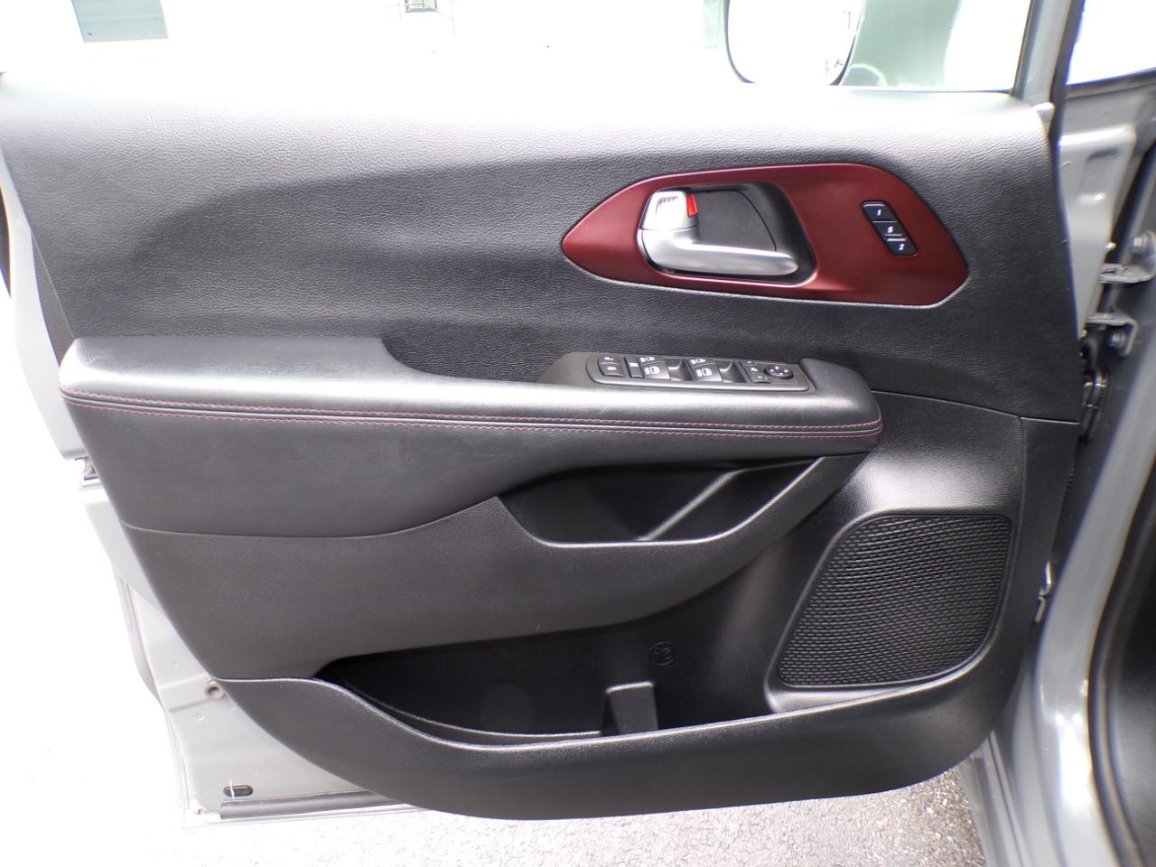 Chrysler Pacifica Limited 35th Anniversary FWD *Ltd Avail* 2020