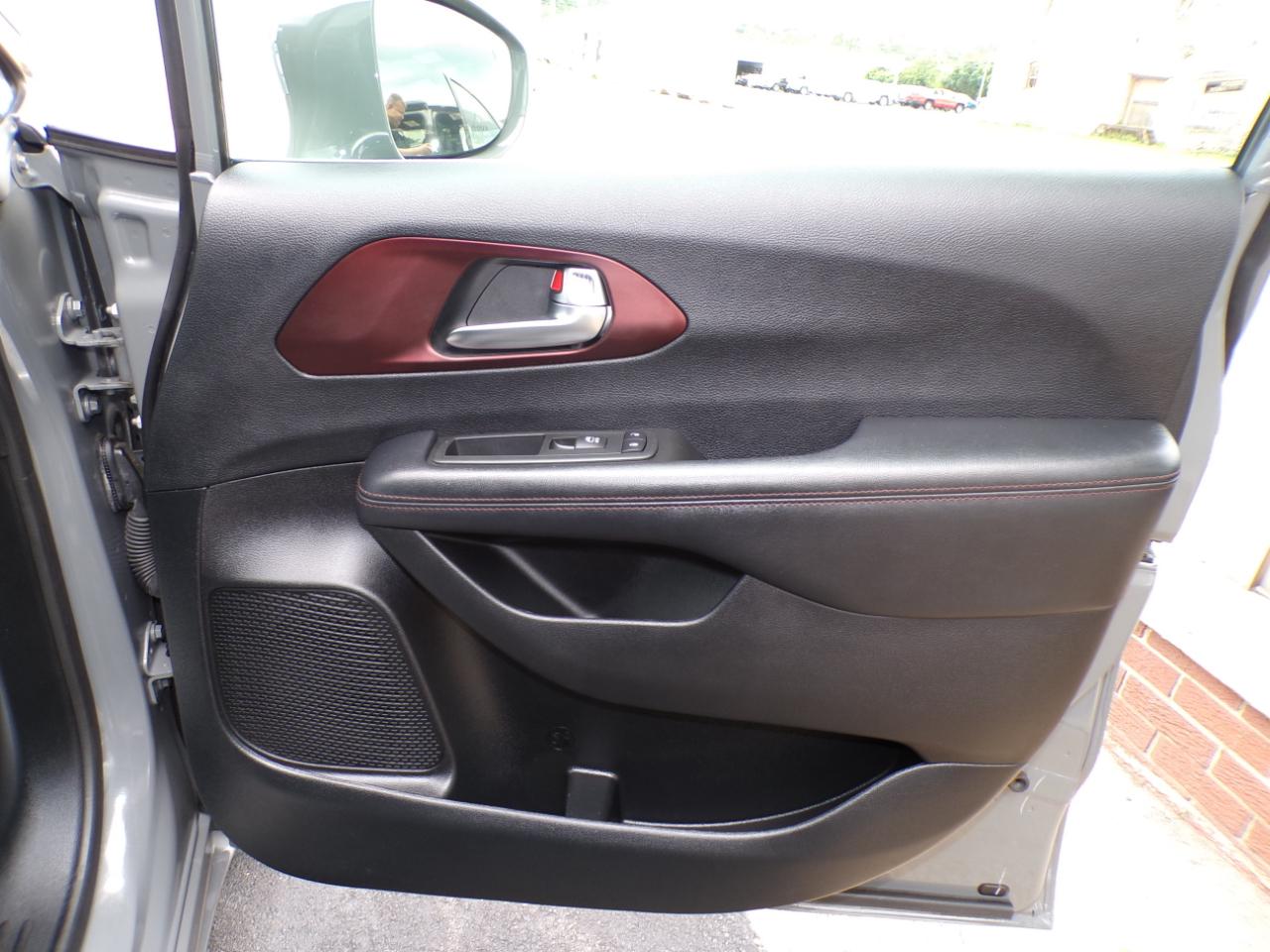 Chrysler Pacifica Limited 35th Anniversary FWD *Ltd Avail* 2020