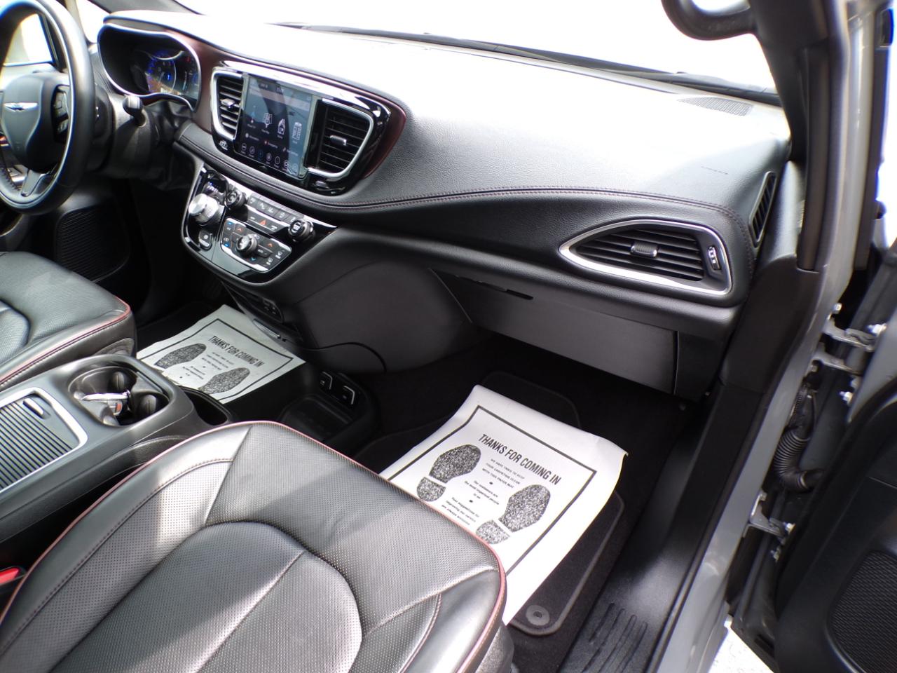 Chrysler Pacifica Limited 35th Anniversary FWD *Ltd Avail* 2020