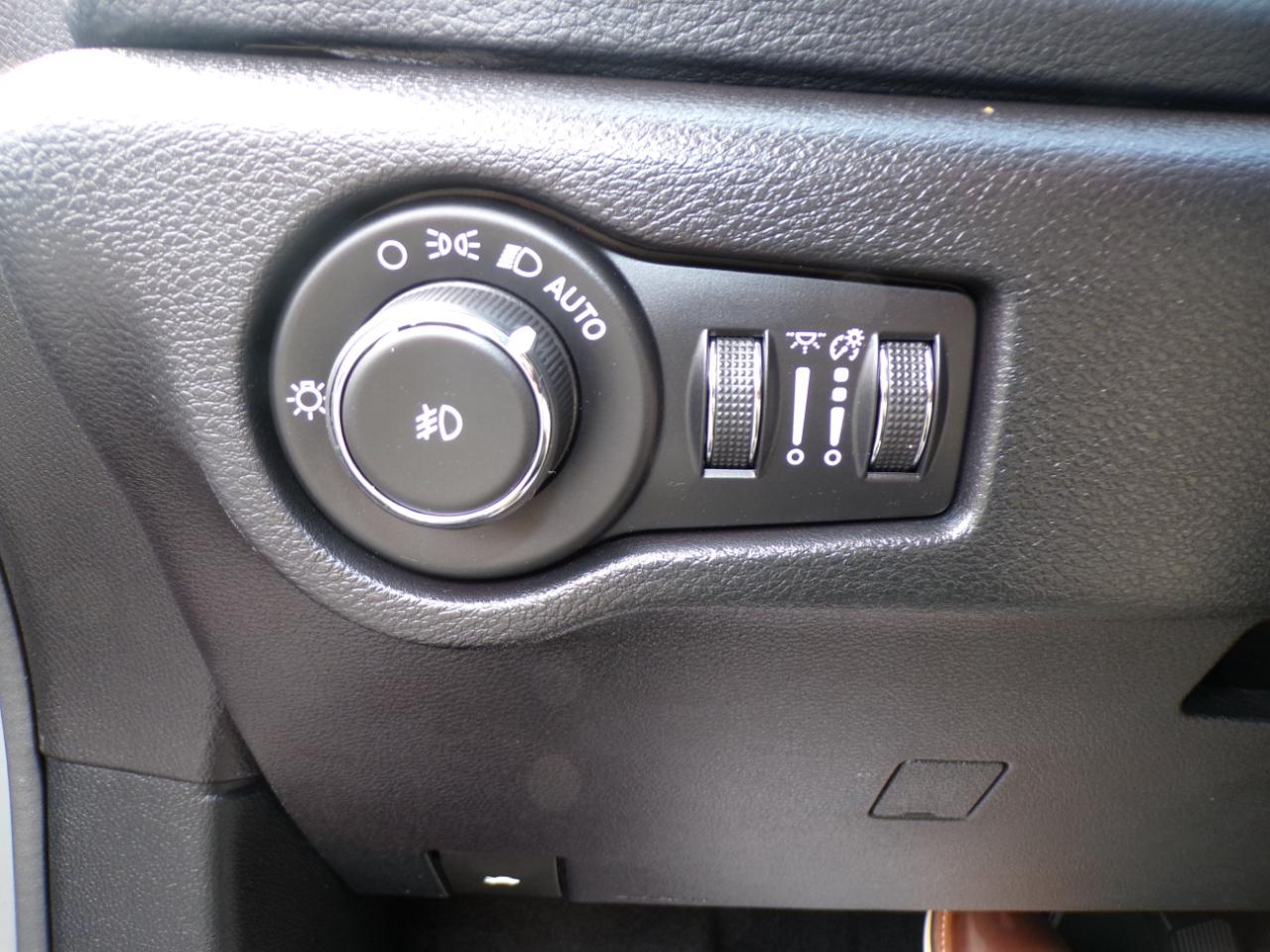 Chrysler Pacifica Limited 35th Anniversary FWD *Ltd Avail* 2020