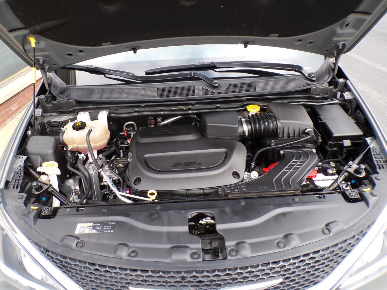 Chrysler Pacifica Limited 35th Anniversary FWD *Ltd Avail* 2020