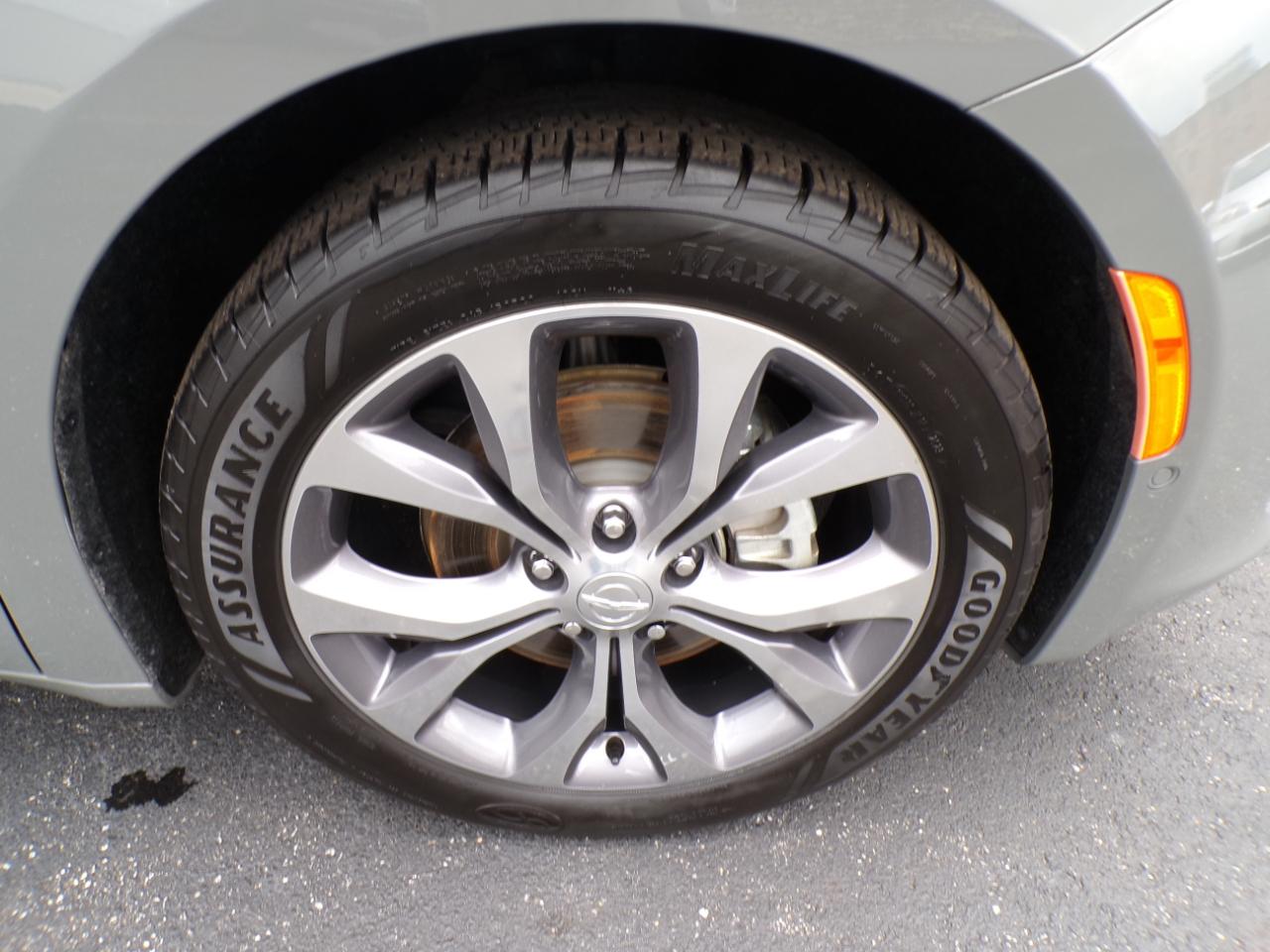 Chrysler Pacifica Limited 35th Anniversary FWD *Ltd Avail* 2020