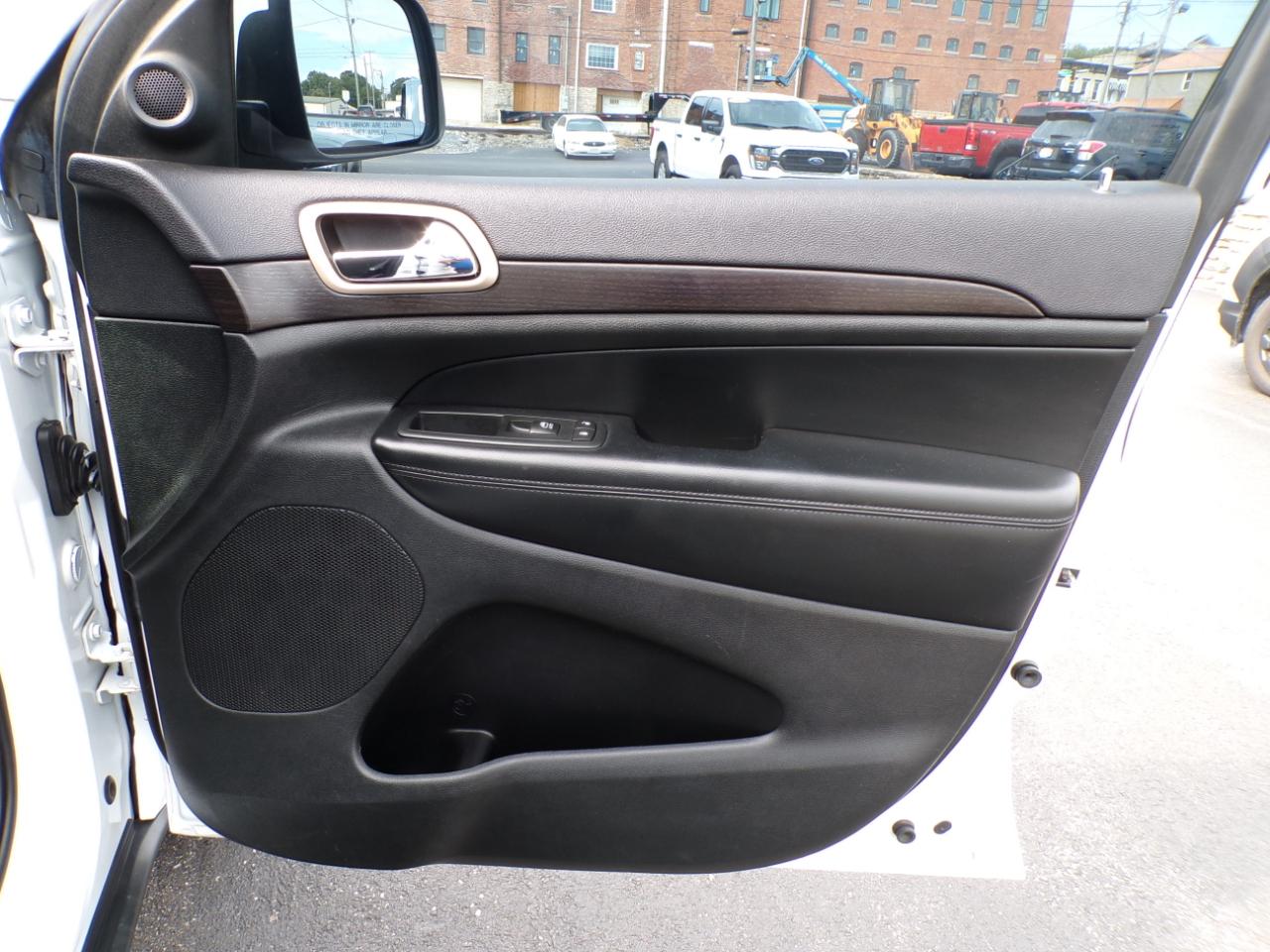 Jeep Grand Cherokee 4WD 4dr Laredo 2014