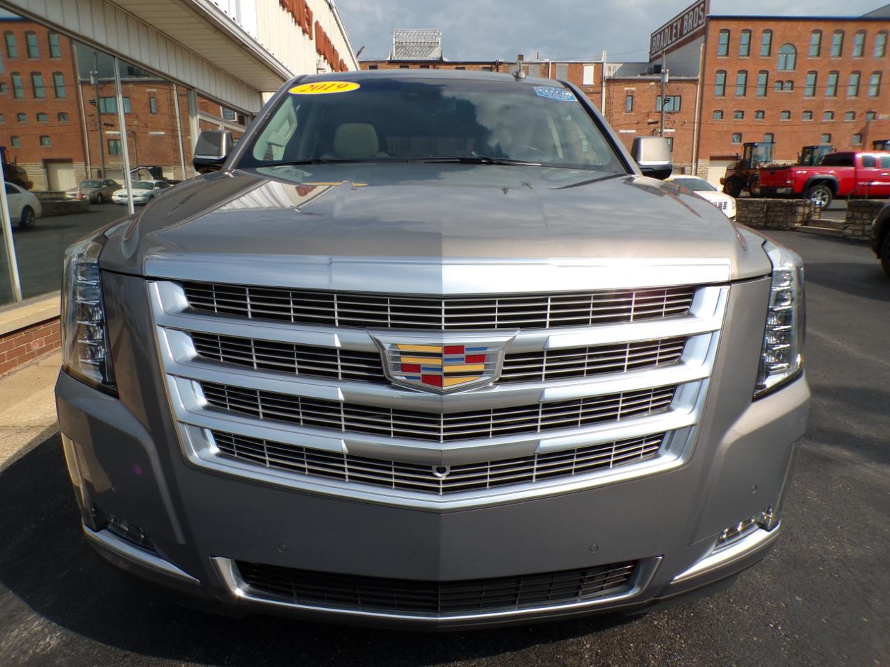 Cadillac Escalade 4WD 4dr Luxury 2019