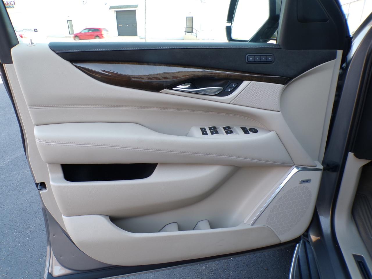 Cadillac Escalade 4WD 4dr Luxury 2019