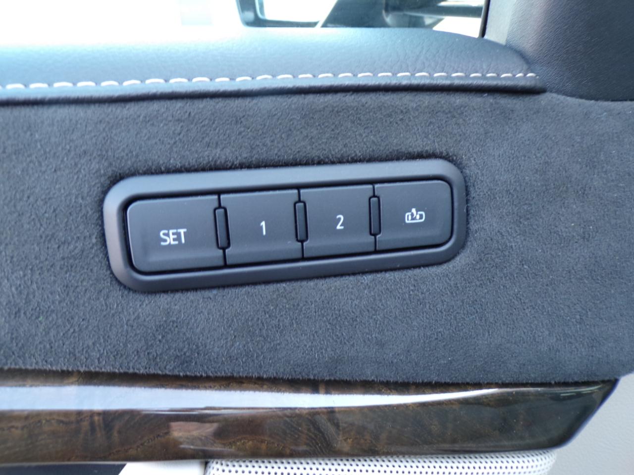 Cadillac Escalade 4WD 4dr Luxury 2019