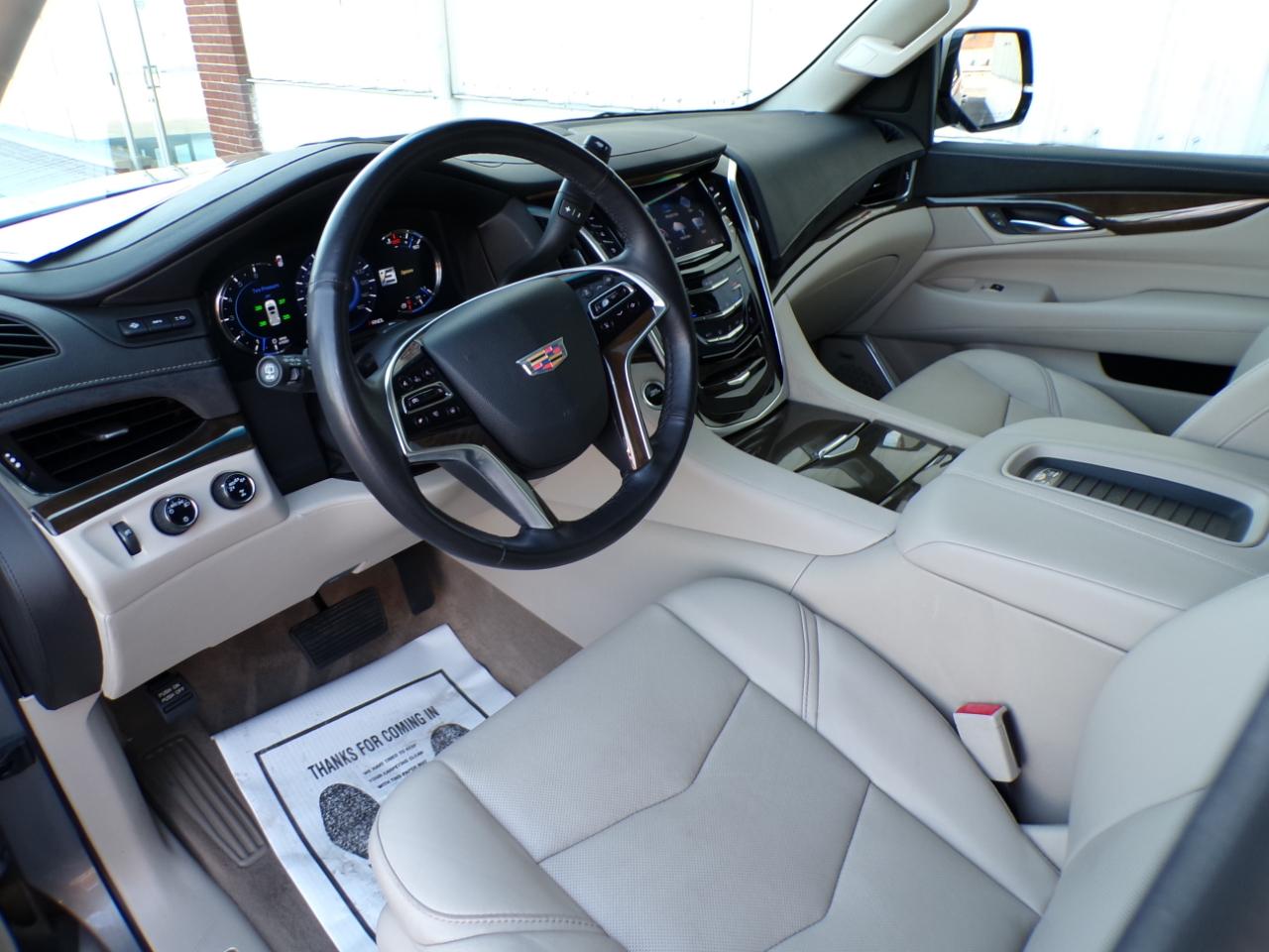 Cadillac Escalade 4WD 4dr Luxury 2019