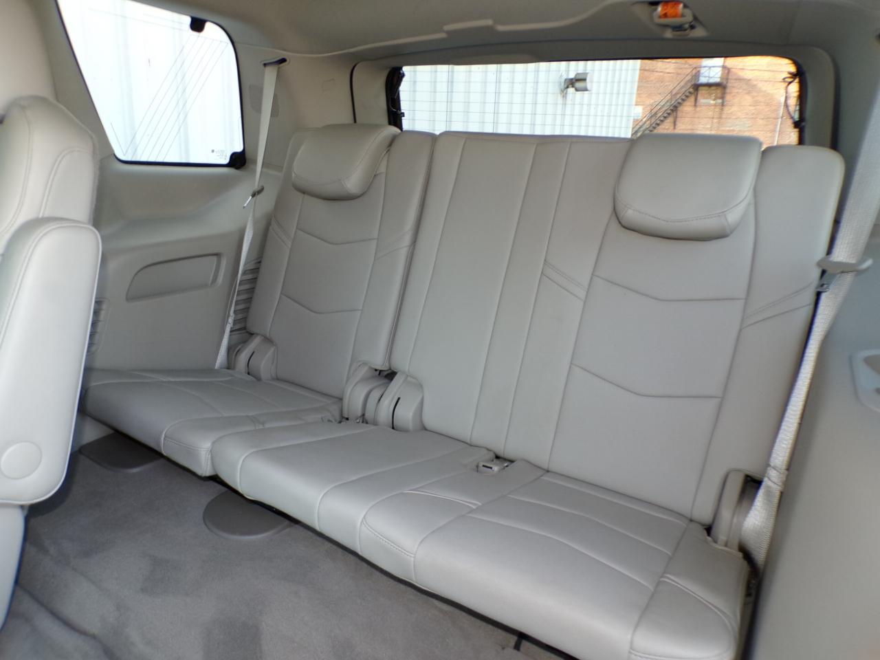 Cadillac Escalade 4WD 4dr Luxury 2019