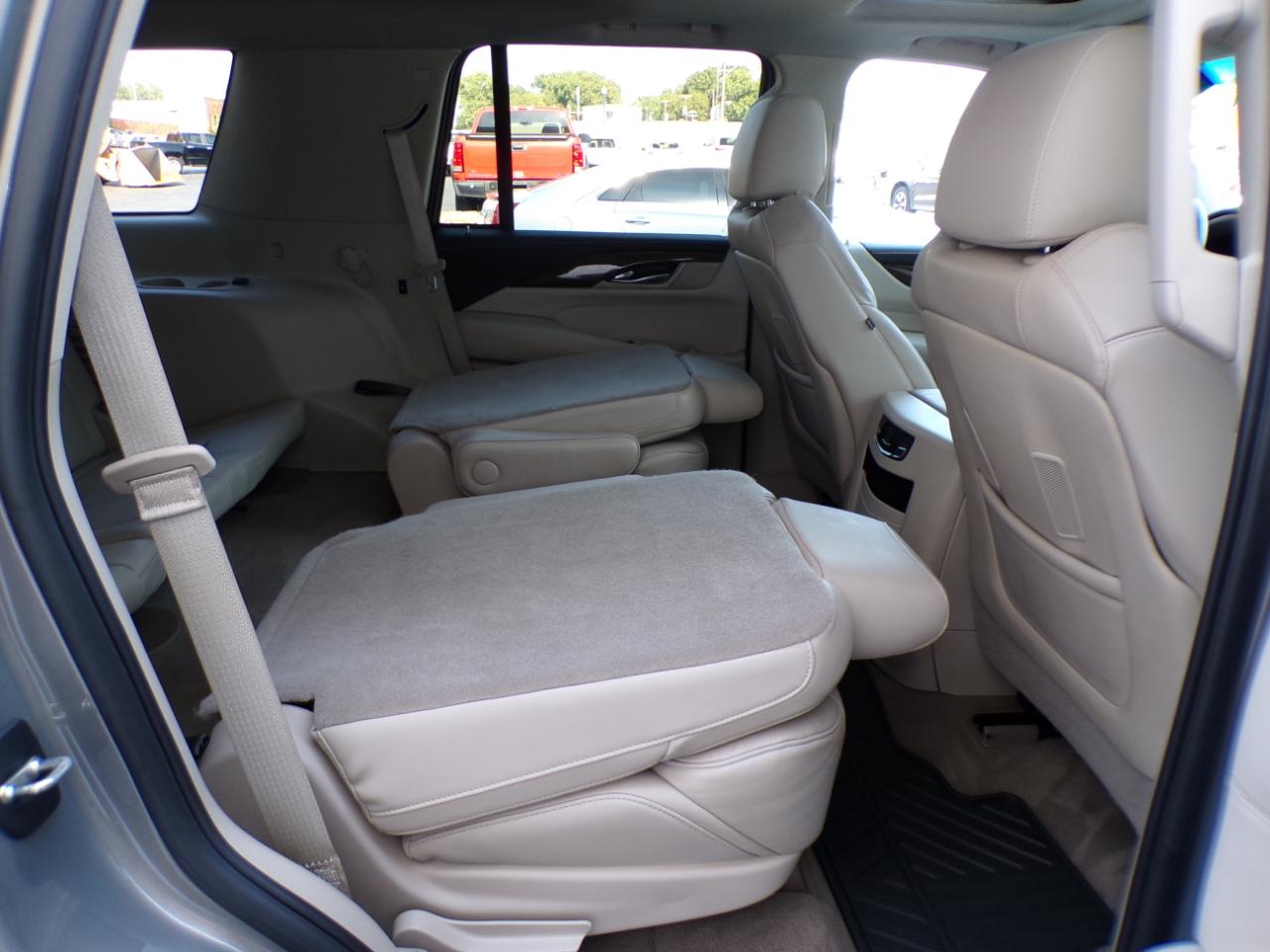 Cadillac Escalade 4WD 4dr Luxury 2019