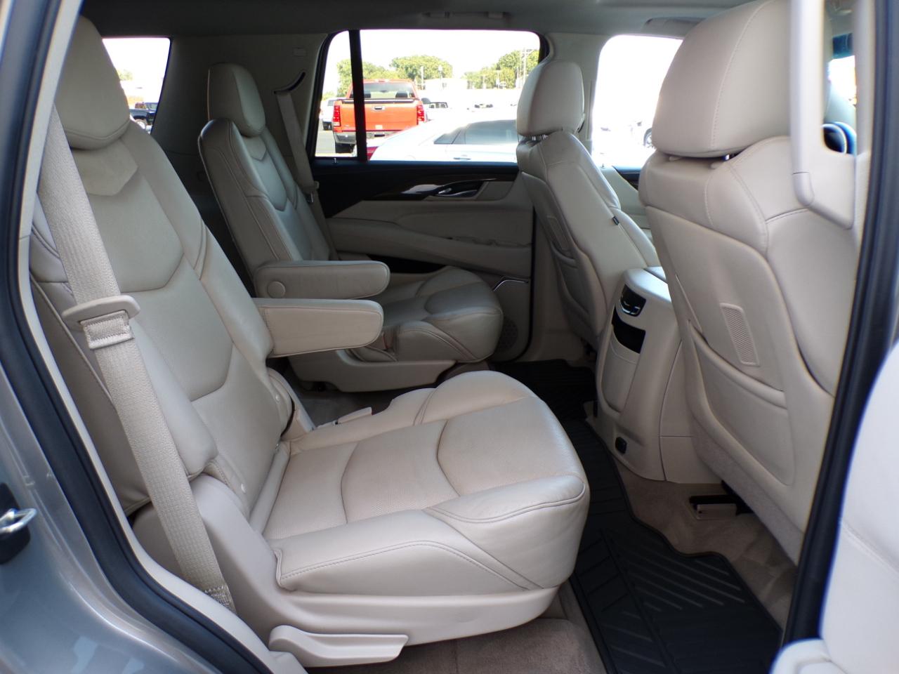 Cadillac Escalade 4WD 4dr Luxury 2019