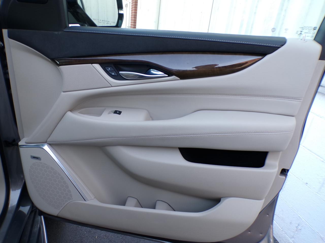 Cadillac Escalade 4WD 4dr Luxury 2019