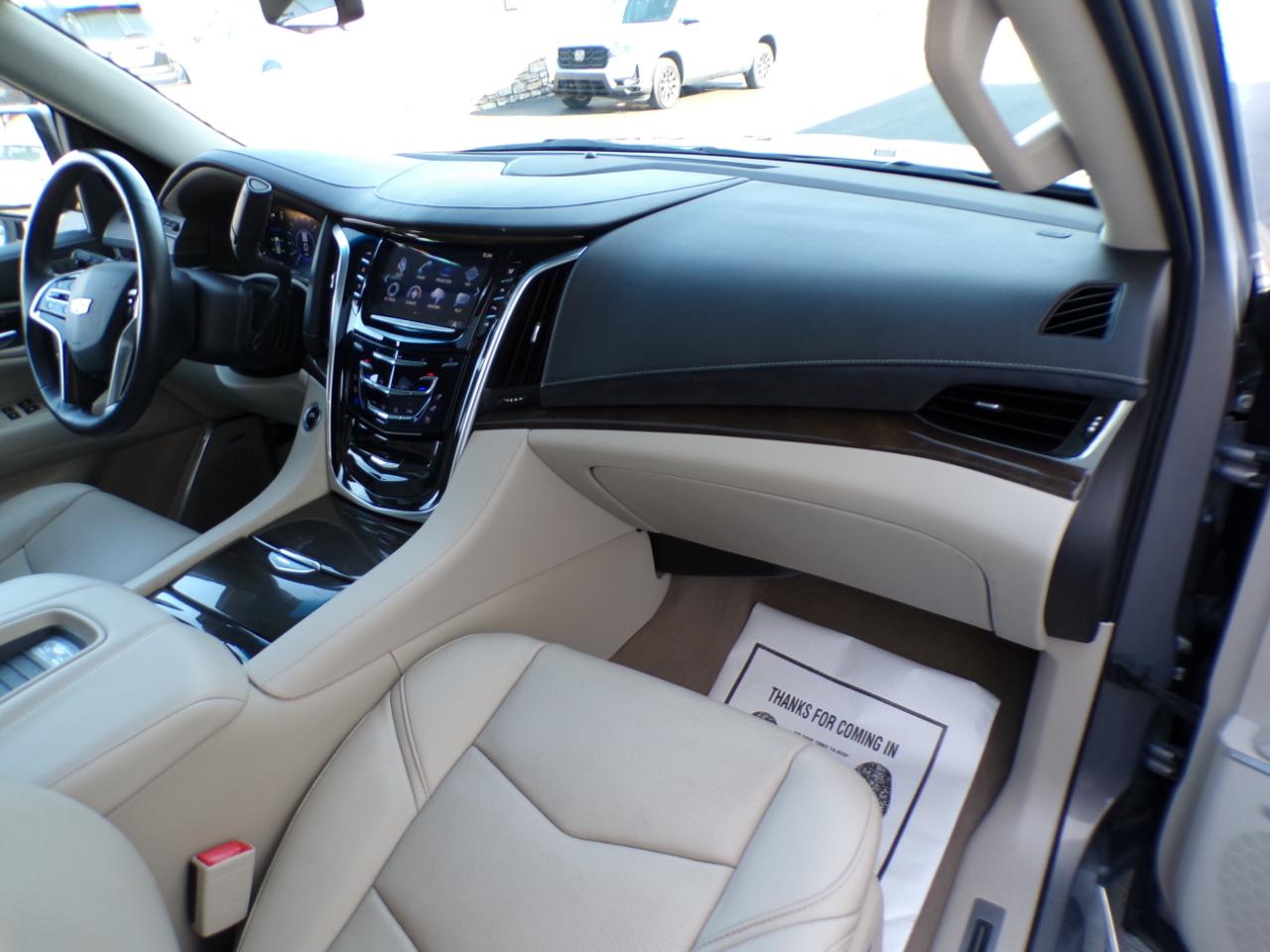 Cadillac Escalade 4WD 4dr Luxury 2019