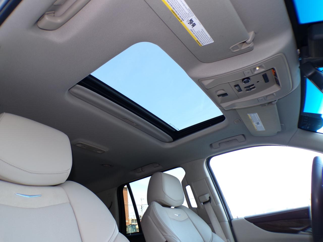 Cadillac Escalade 4WD 4dr Luxury 2019