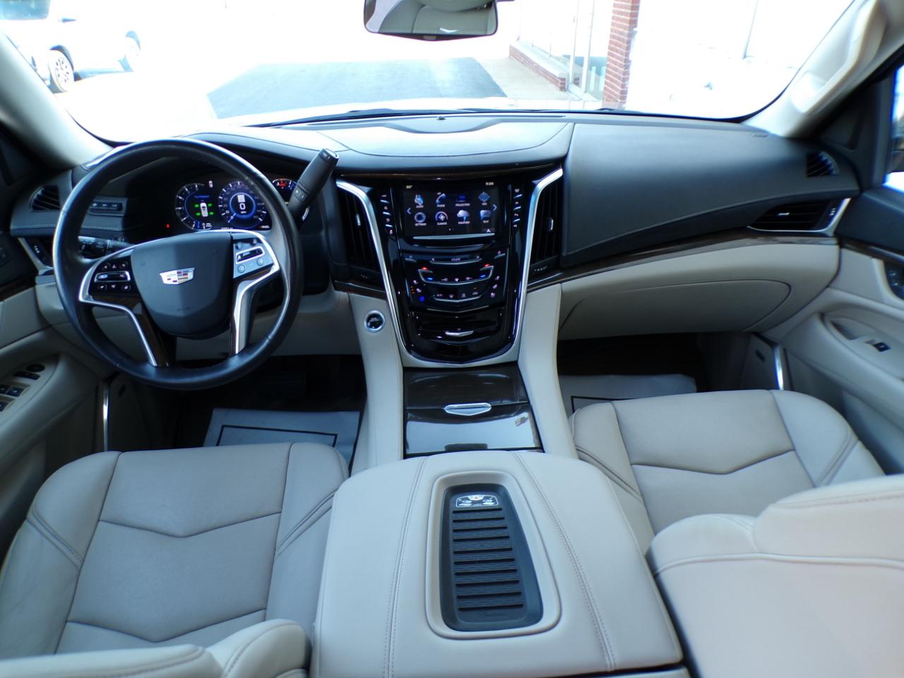 Cadillac Escalade 4WD 4dr Luxury 2019
