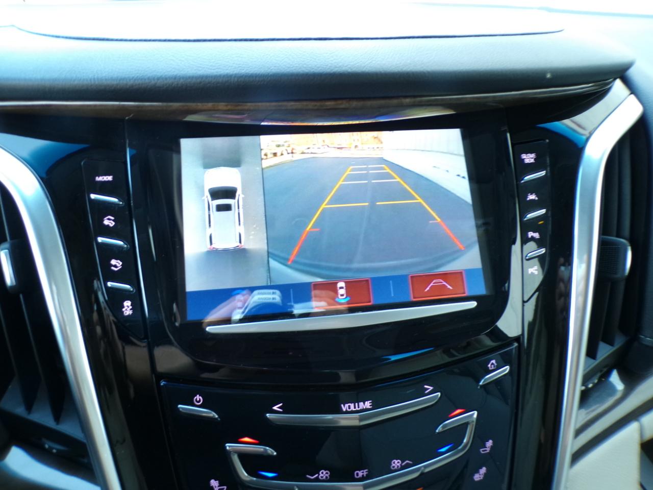 Cadillac Escalade 4WD 4dr Luxury 2019