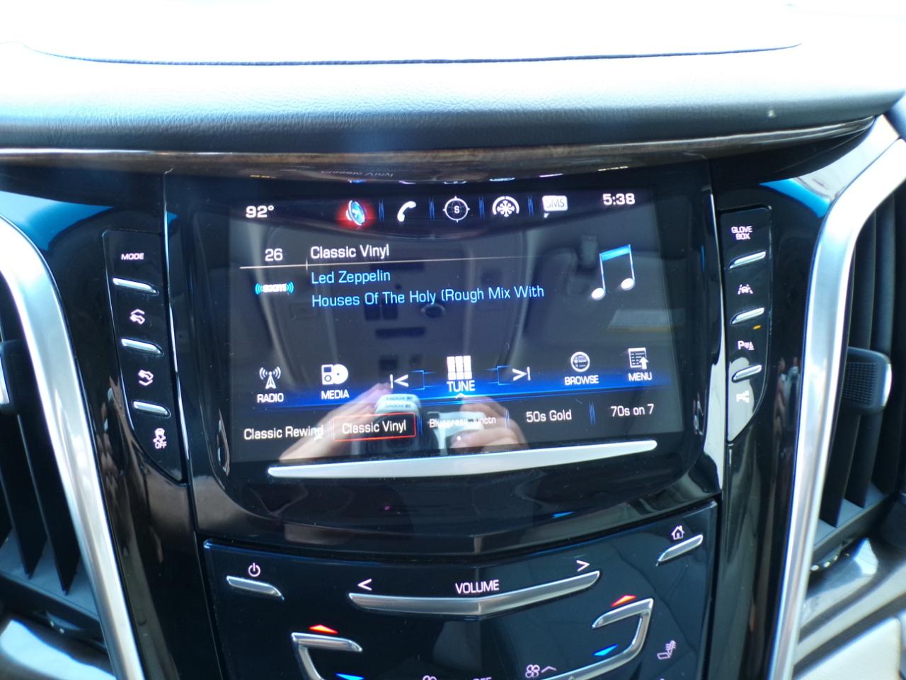 Cadillac Escalade 4WD 4dr Luxury 2019