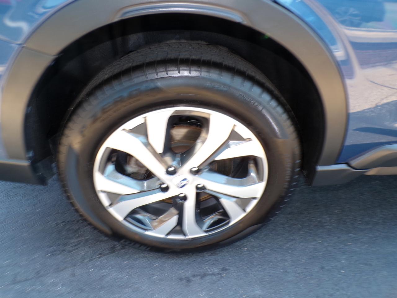 Subaru Outback Limited CVT 2022