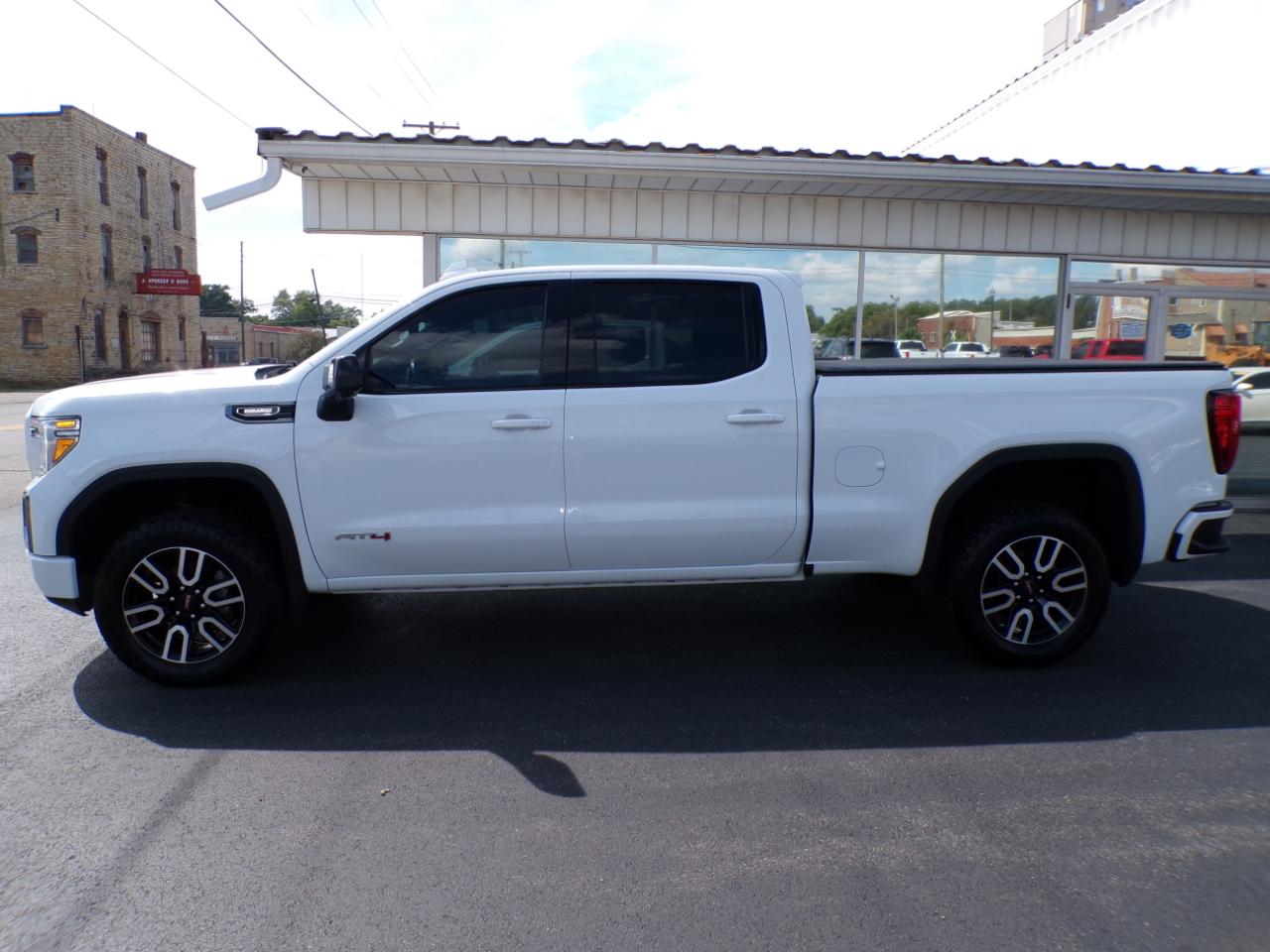 GMC Sierra 1500 4WD Crew Cab 157" AT4 2021