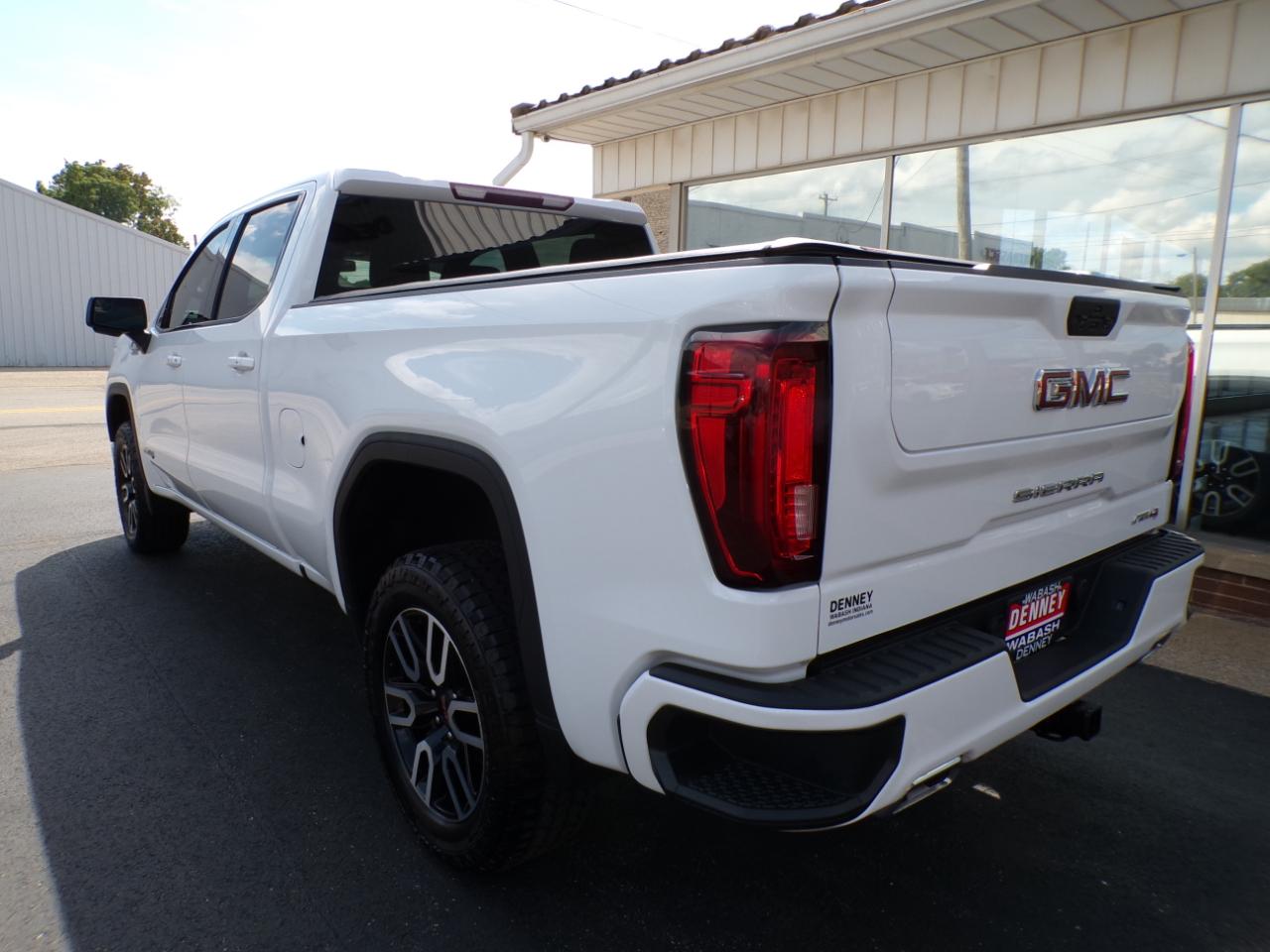 GMC Sierra 1500 4WD Crew Cab 157" AT4 2021