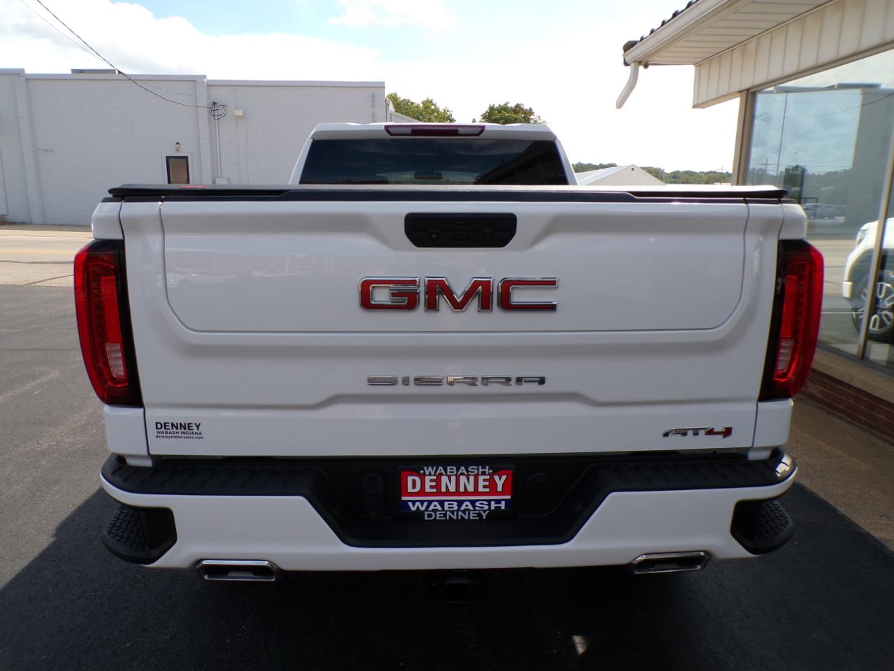 GMC Sierra 1500 4WD Crew Cab 157" AT4 2021