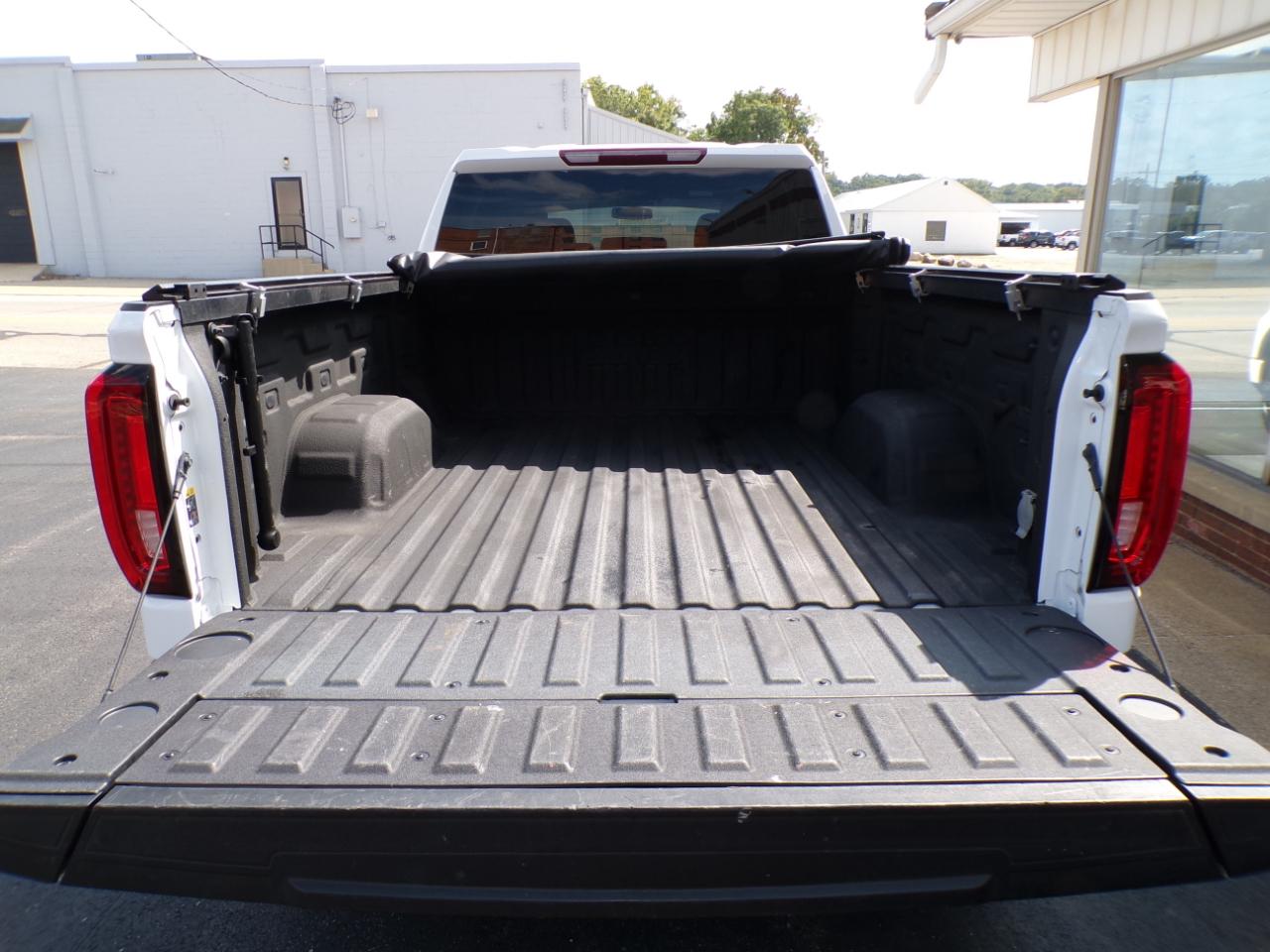 GMC Sierra 1500 4WD Crew Cab 157" AT4 2021