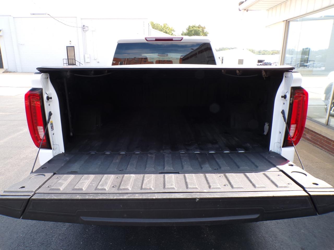 GMC Sierra 1500 4WD Crew Cab 157" AT4 2021