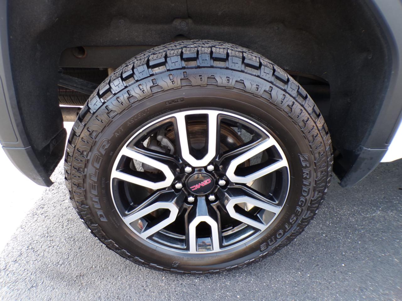 GMC Sierra 1500 4WD Crew Cab 157" AT4 2021