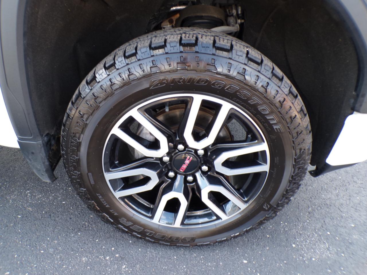 GMC Sierra 1500 4WD Crew Cab 157" AT4 2021
