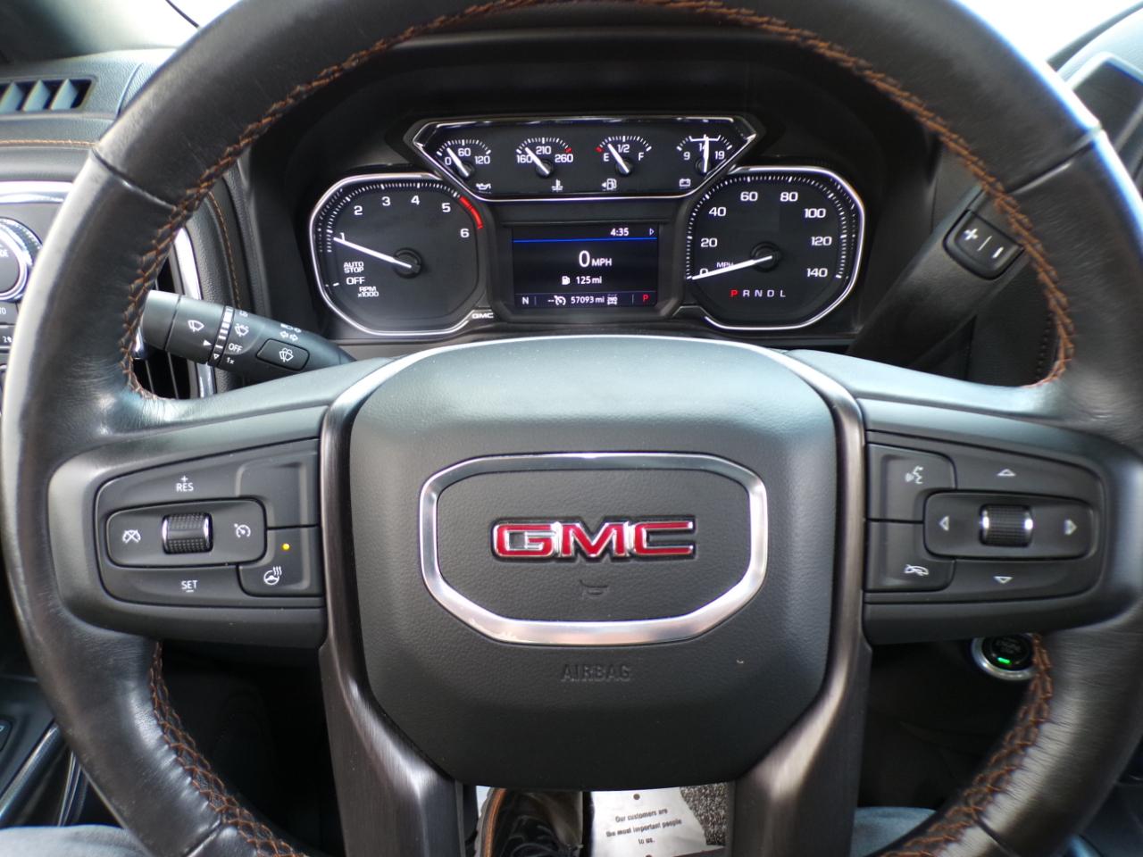 GMC Sierra 1500 4WD Crew Cab 157" AT4 2021