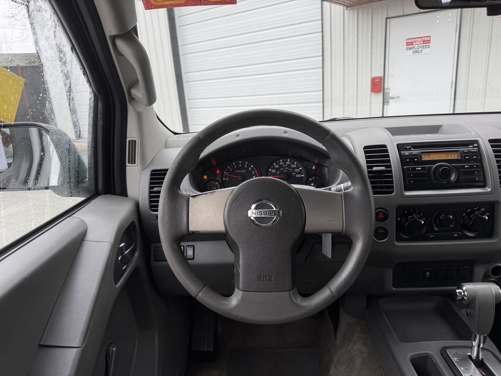 Nissan Frontier  2012
