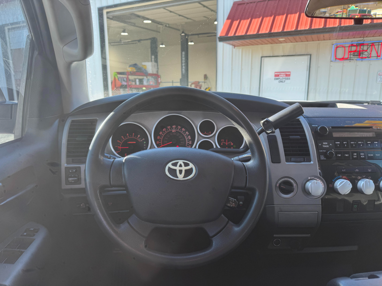 Toyota Tundra  2010