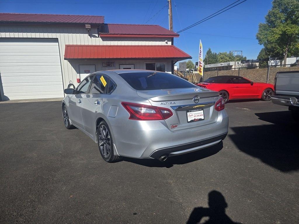 Nissan Altima  2016