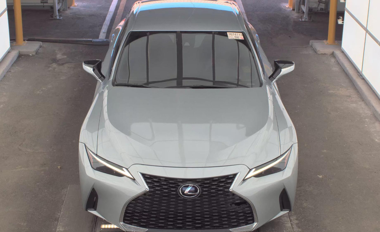 2021 Lexus IS 300 photo 2