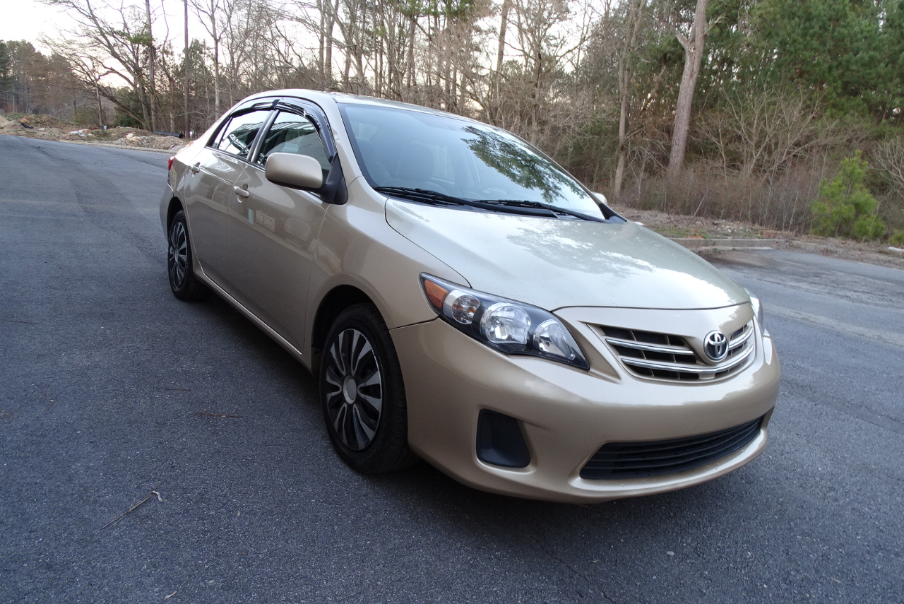 Toyota Corolla 4dr Sdn Auto LE Special Edition (Natl) 2013
