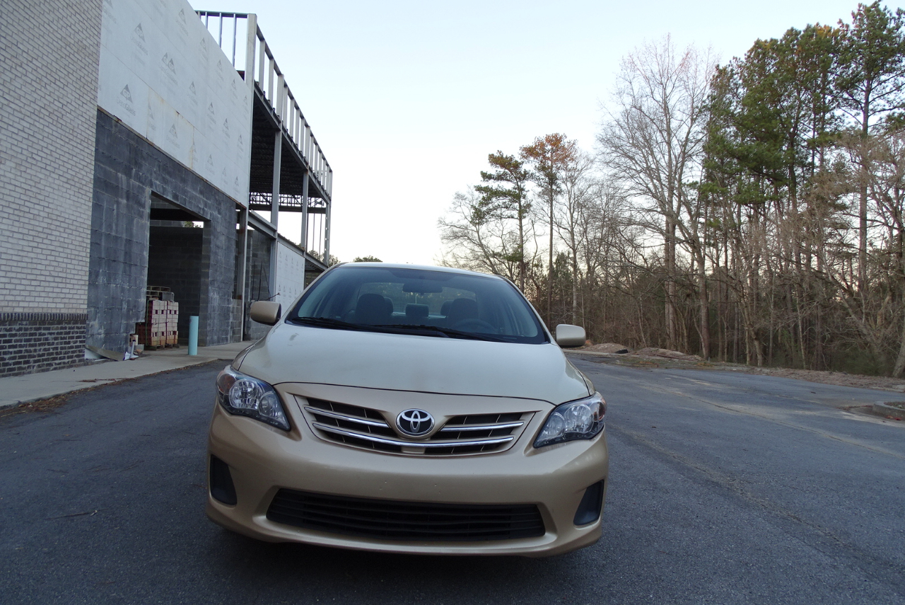 Toyota Corolla 4dr Sdn Auto LE Special Edition (Natl) 2013