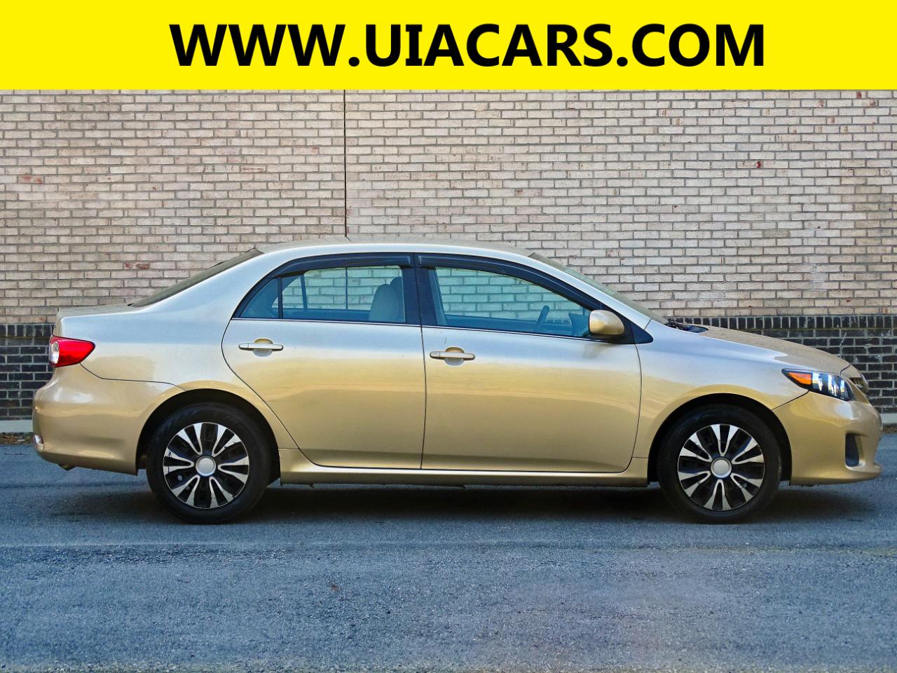 Toyota Corolla 4dr Sdn Auto LE Special Edition (Natl) 2013