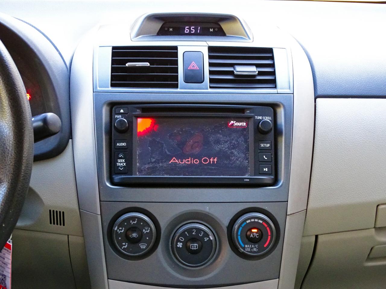 Toyota Corolla 4dr Sdn Auto LE Special Edition (Natl) 2013