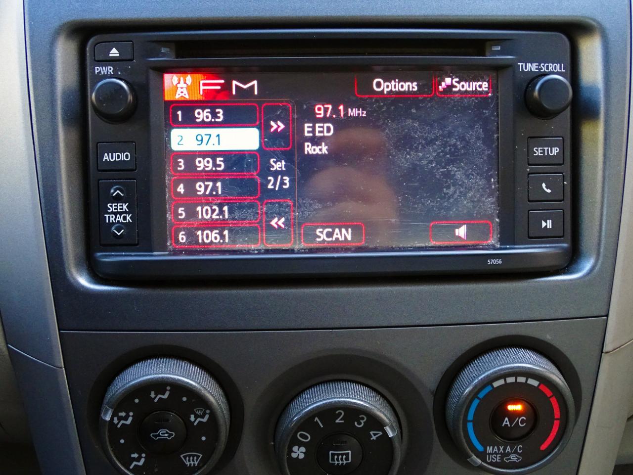 Toyota Corolla 4dr Sdn Auto LE Special Edition (Natl) 2013