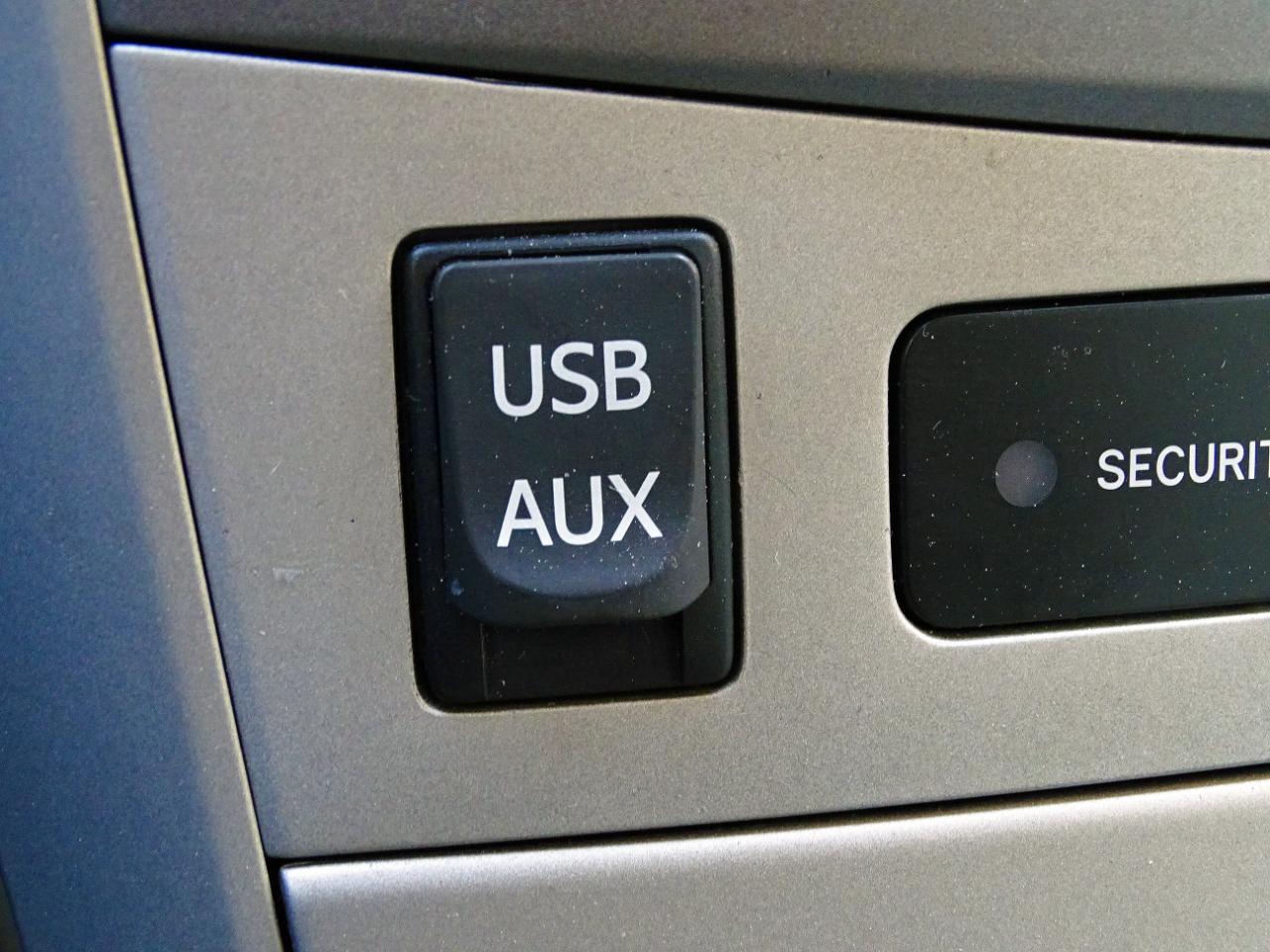 Toyota Corolla 4dr Sdn Auto LE Special Edition (Natl) 2013